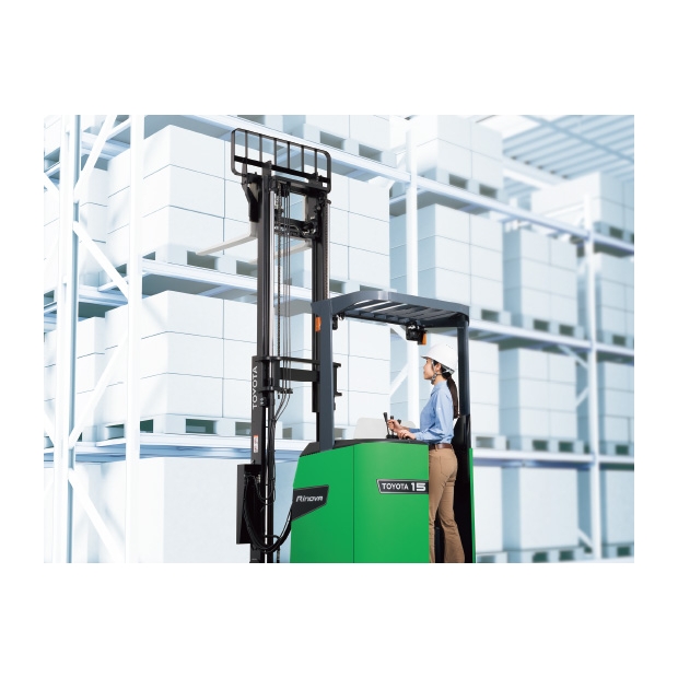 stand-up-reach-truck-4.jpg