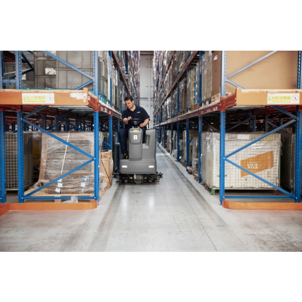 ride-on scrubber drier with disc brush4.jpg