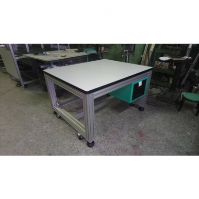 working table3.jpg working table3.jpg